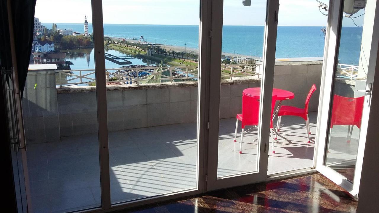 Apartment Miracle Batoumi Extérieur photo
