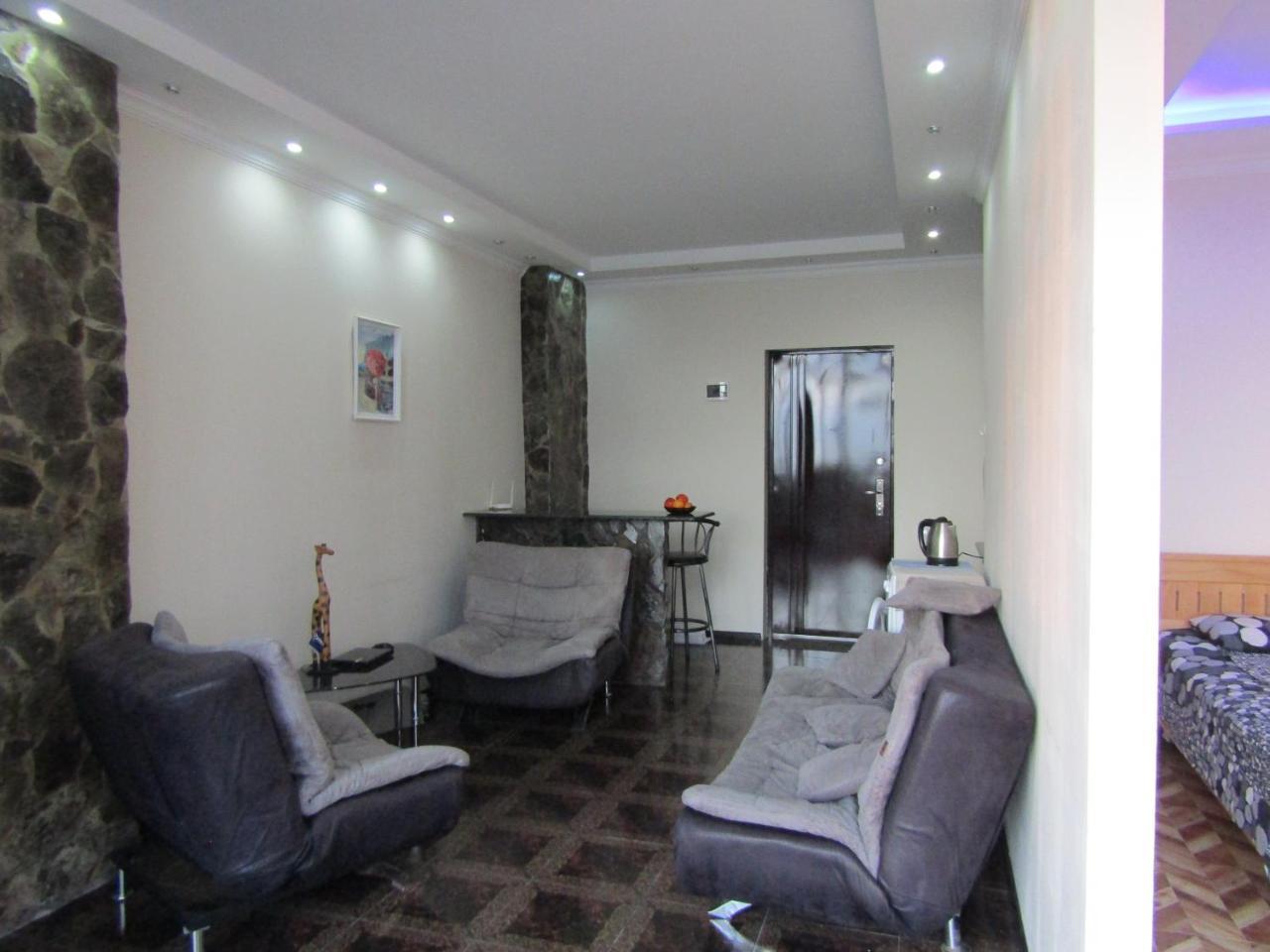 Apartment Miracle Batoumi Extérieur photo