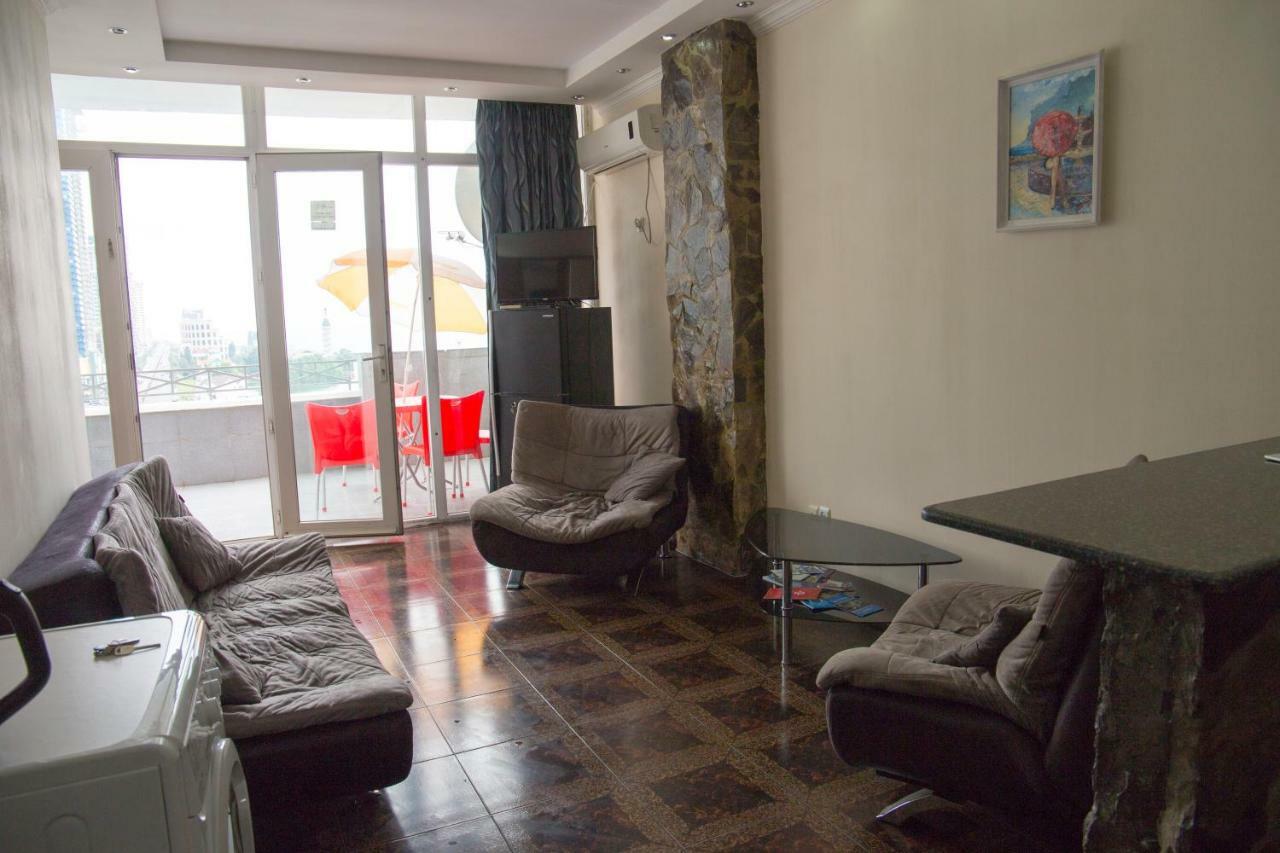 Apartment Miracle Batoumi Extérieur photo
